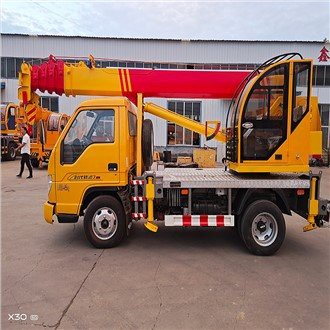 Gru per camion di dimensioni ridotte