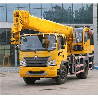 Gru montata su camion