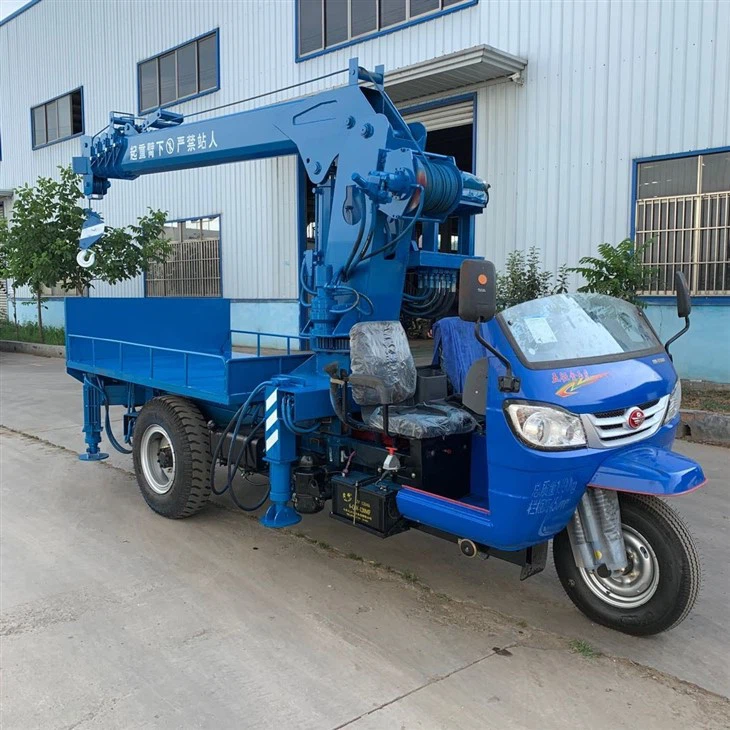 Three-wheeled Truck Crane